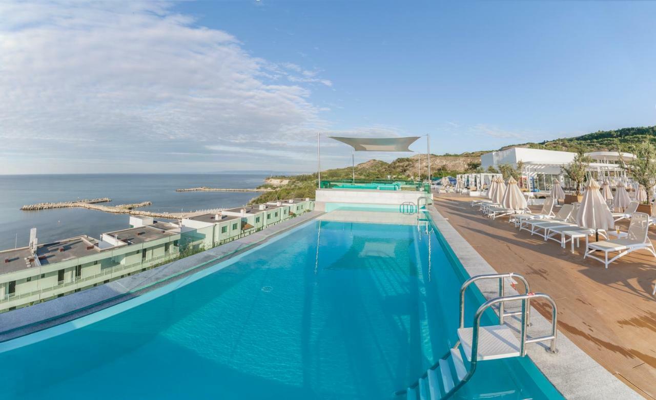 White Lagoon Resort Каварна Экстерьер фото